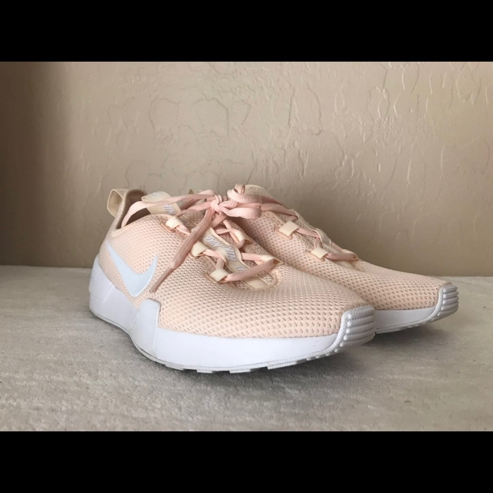 NIKE WOMENS ASHIN MODERN RUNNING SNEAKERS 9 - Picture 2 of 5